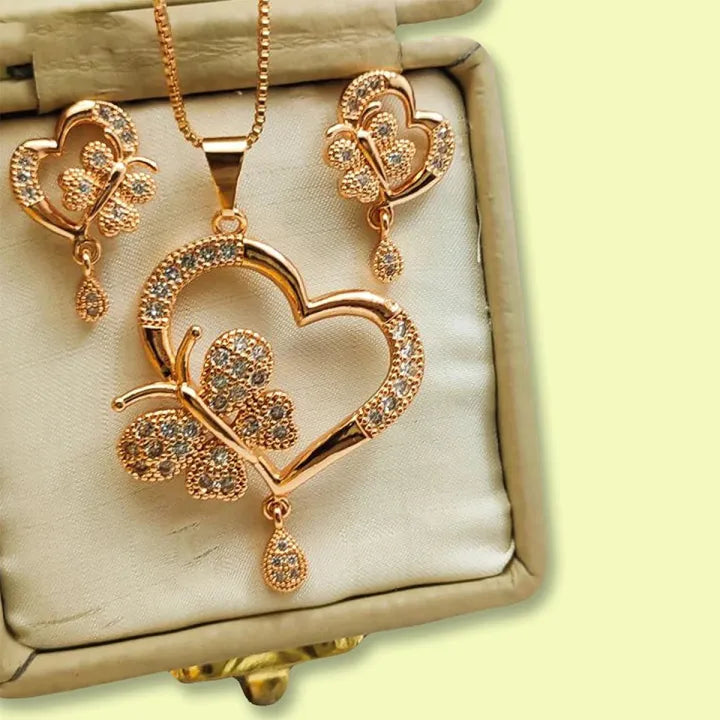 Heart Pendant Necklace Diamonds golden selvar